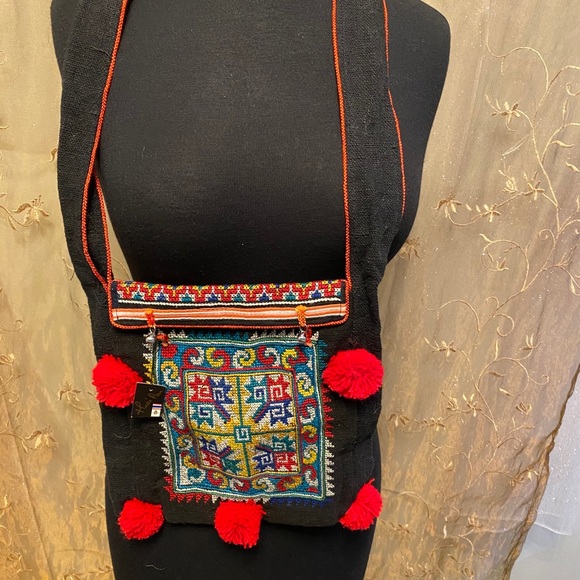 NWT Pom Pom & Bells Embroidered Boho Shoulder Bag - Picture 5 of 8